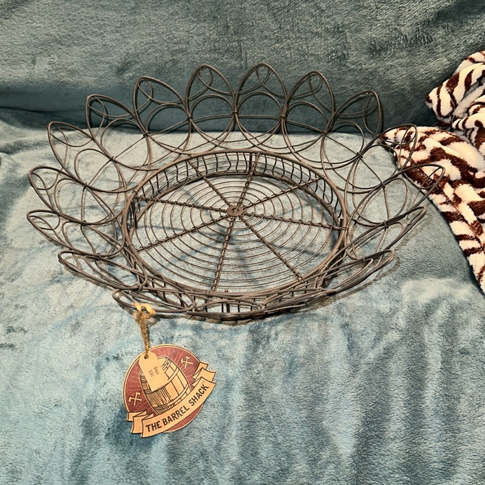 The Barrel Shack Dana New wire elevated fruit basket
